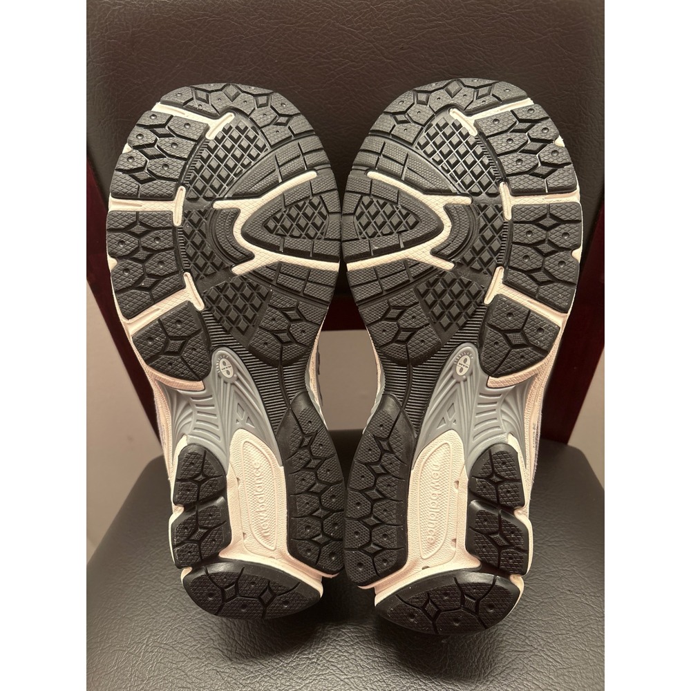 New Balance 2002R Grey Women's Running Shoes Sneakers Sz 6.5Y 8 Women's - Picture 5 of 6
